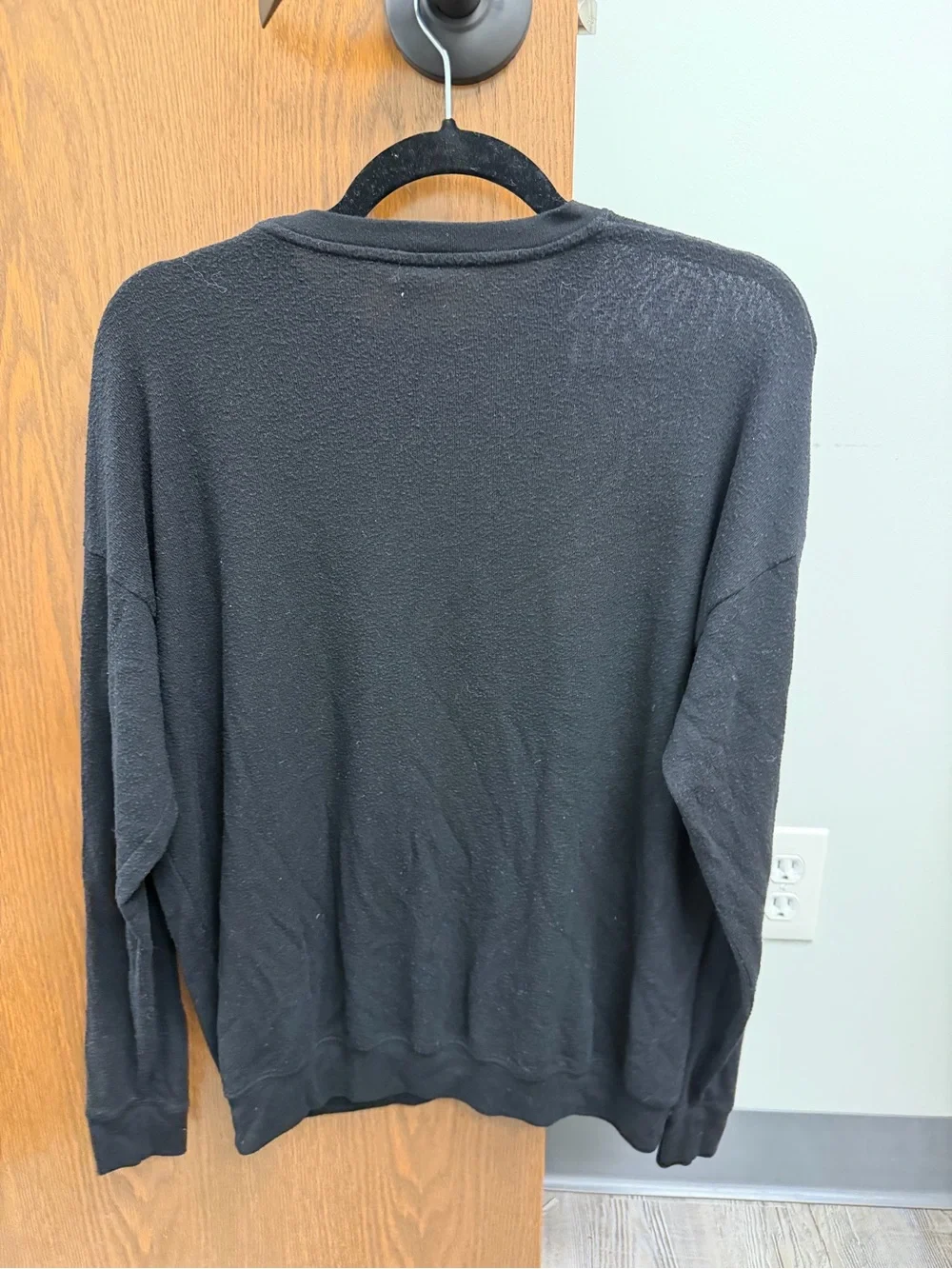 ALO Yoga Black Crewneck Pullover